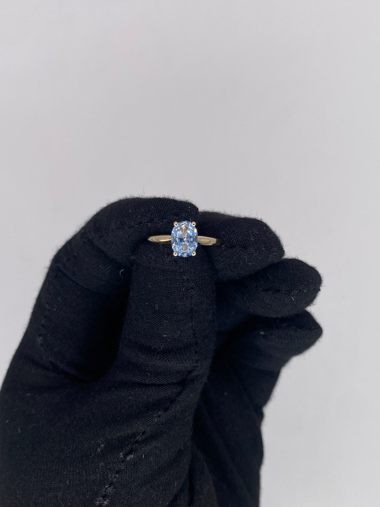 Oval Ring 14K Yellow Gold - Blue Stone