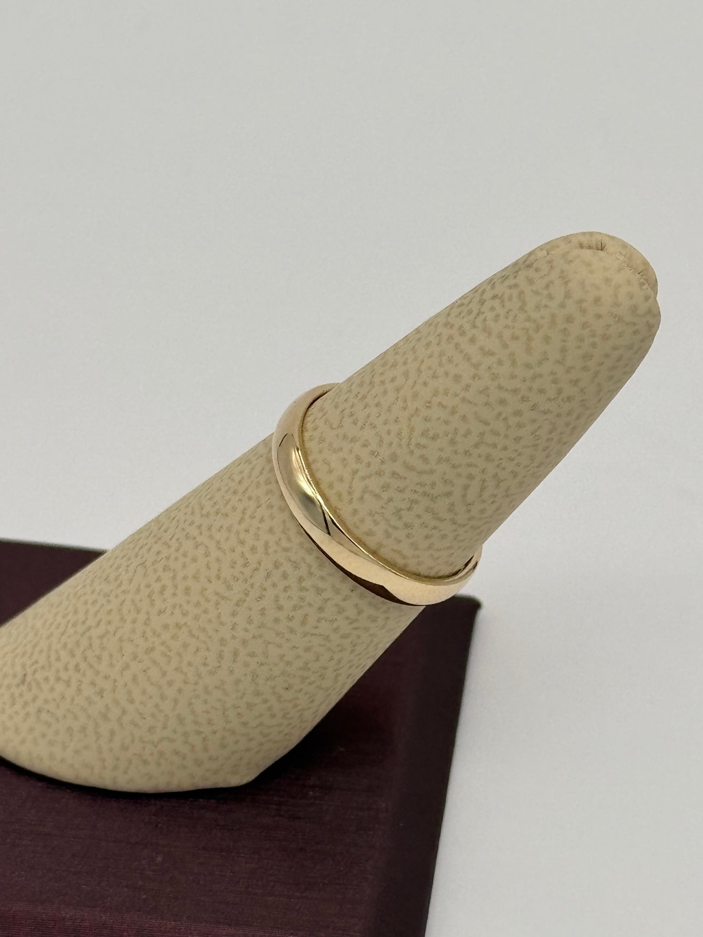 Women band 14K Yellow Gold