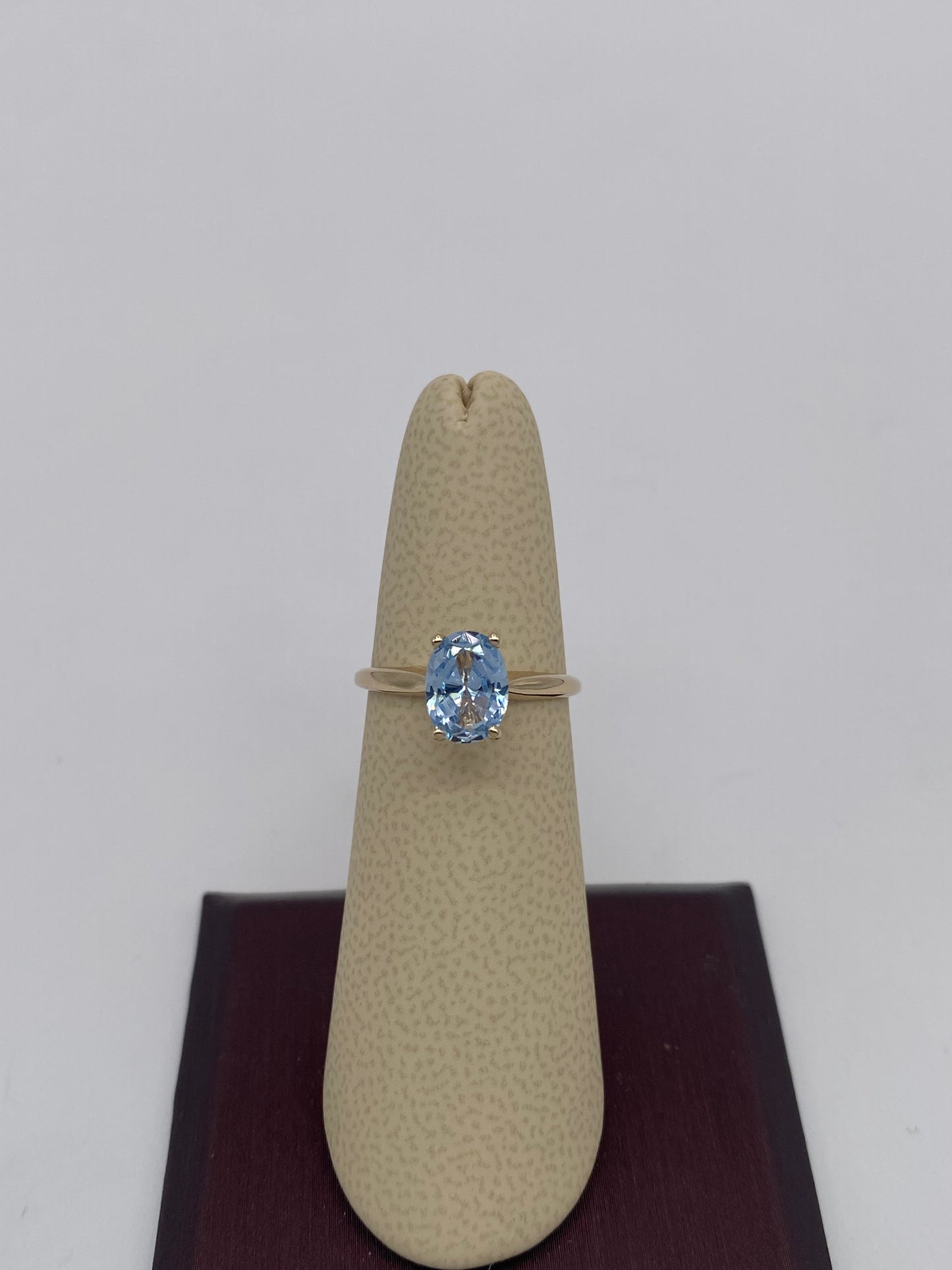 Oval Ring 14K Yellow Gold - Blue Stone