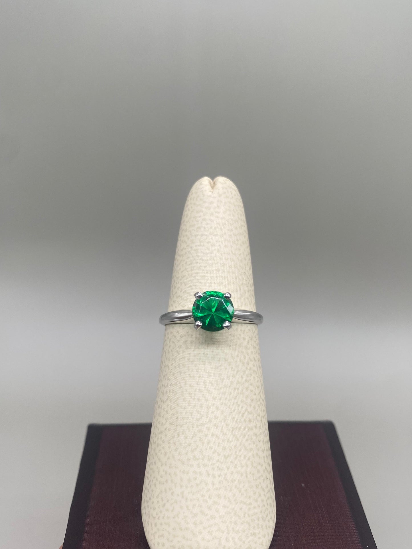 Solitare Ring 14K Yellow Gold - Green Stone