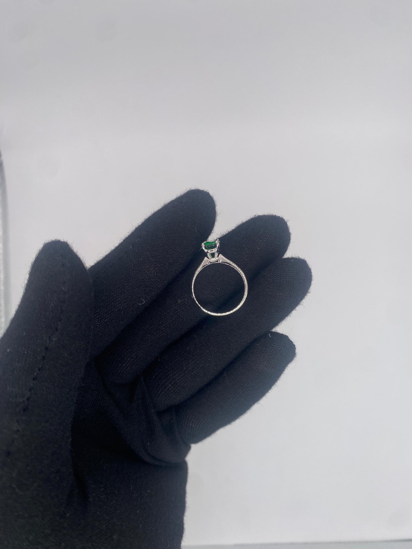 Solitare Ring 14K Yellow Gold - Green Stone