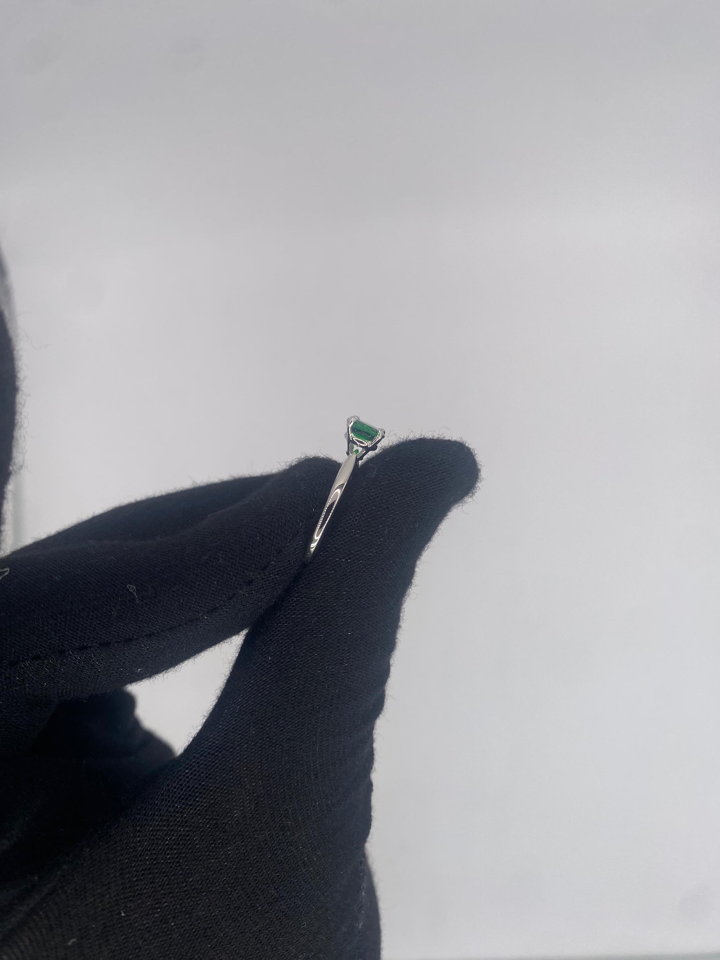Solitare Ring 14K Yellow Gold - Green Stone