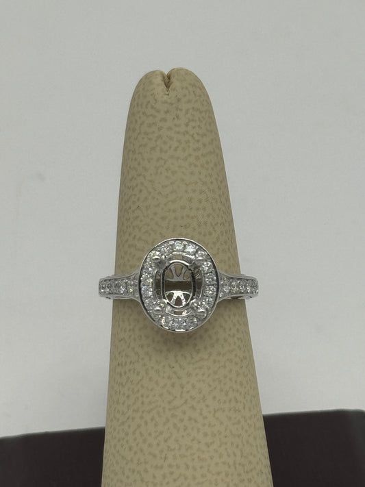 18K White Gold Ring Oval Cut
