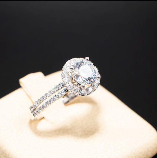 14K White Gold Ring Round Cut